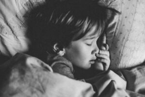 5 tips om je kind in slaap te krijgen